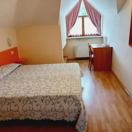 Albergo Ai Glicini Hotel Cornino