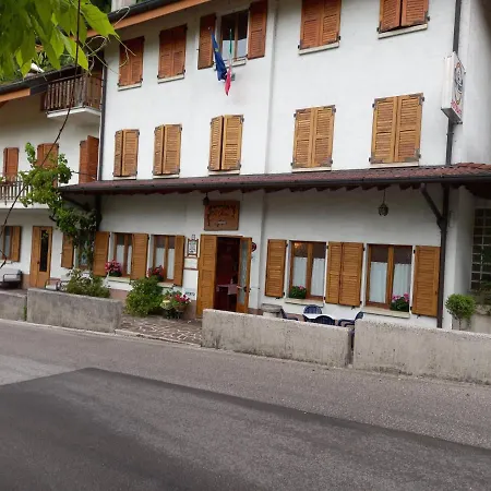 Albergo Ai Glicini 2*